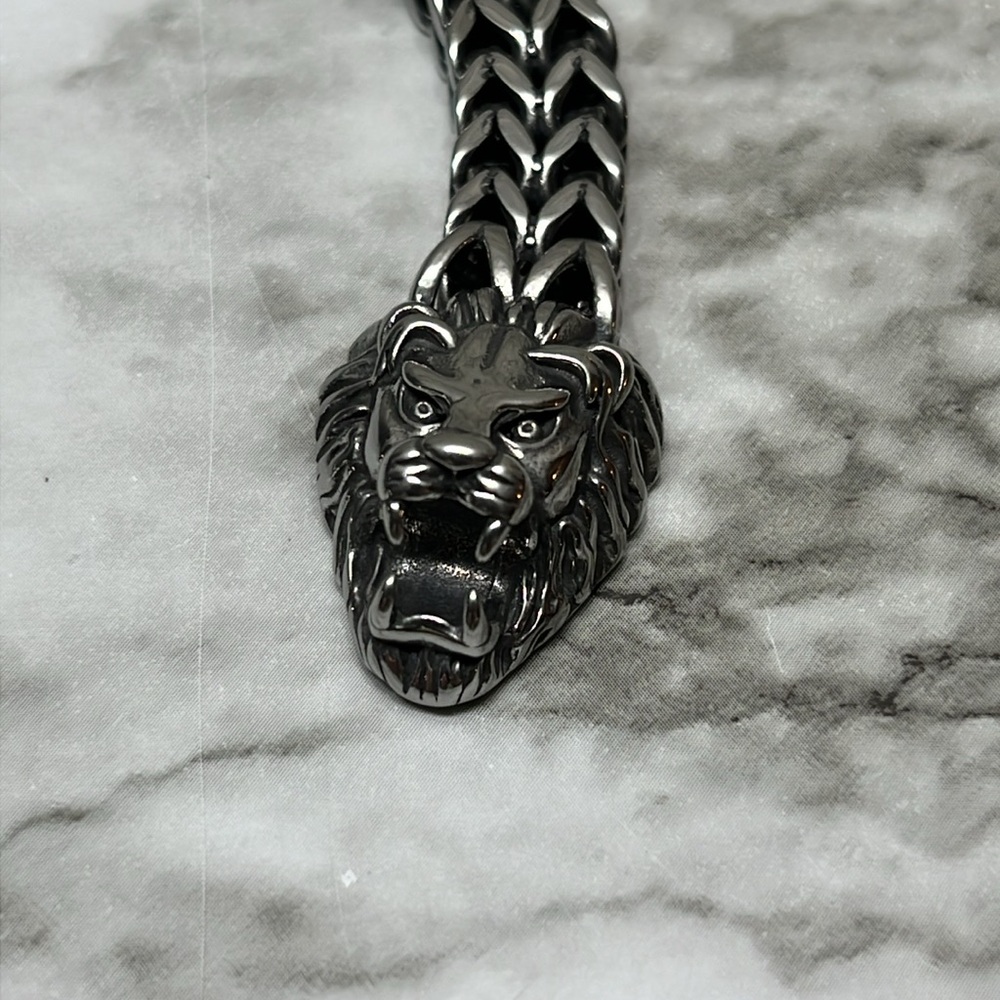 STAINLESS STEEL LION HEAD BRACELET SOLD BY CELTIC WOLF COMPANY NWT - Picture 3 of 10